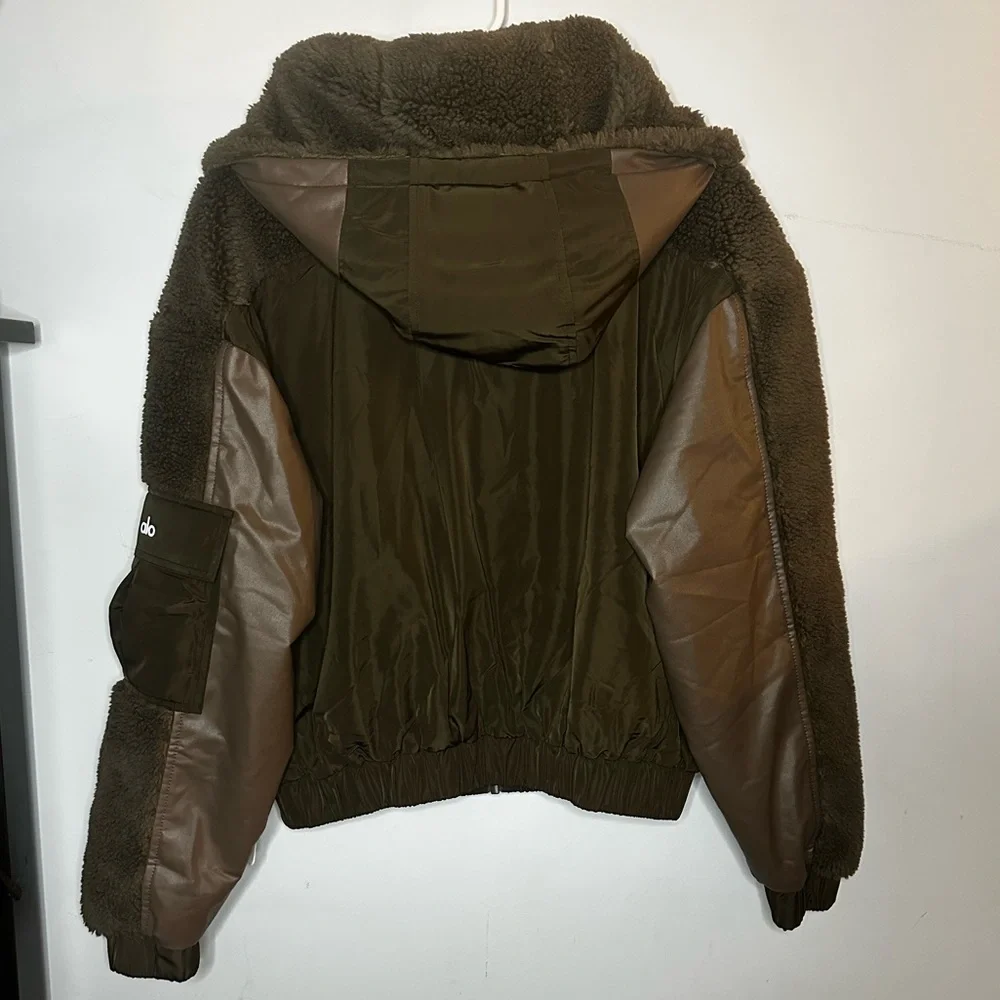 ALO Yoga Brown Cargo Utility Jacket Womens size Small - Picture 3 of 6